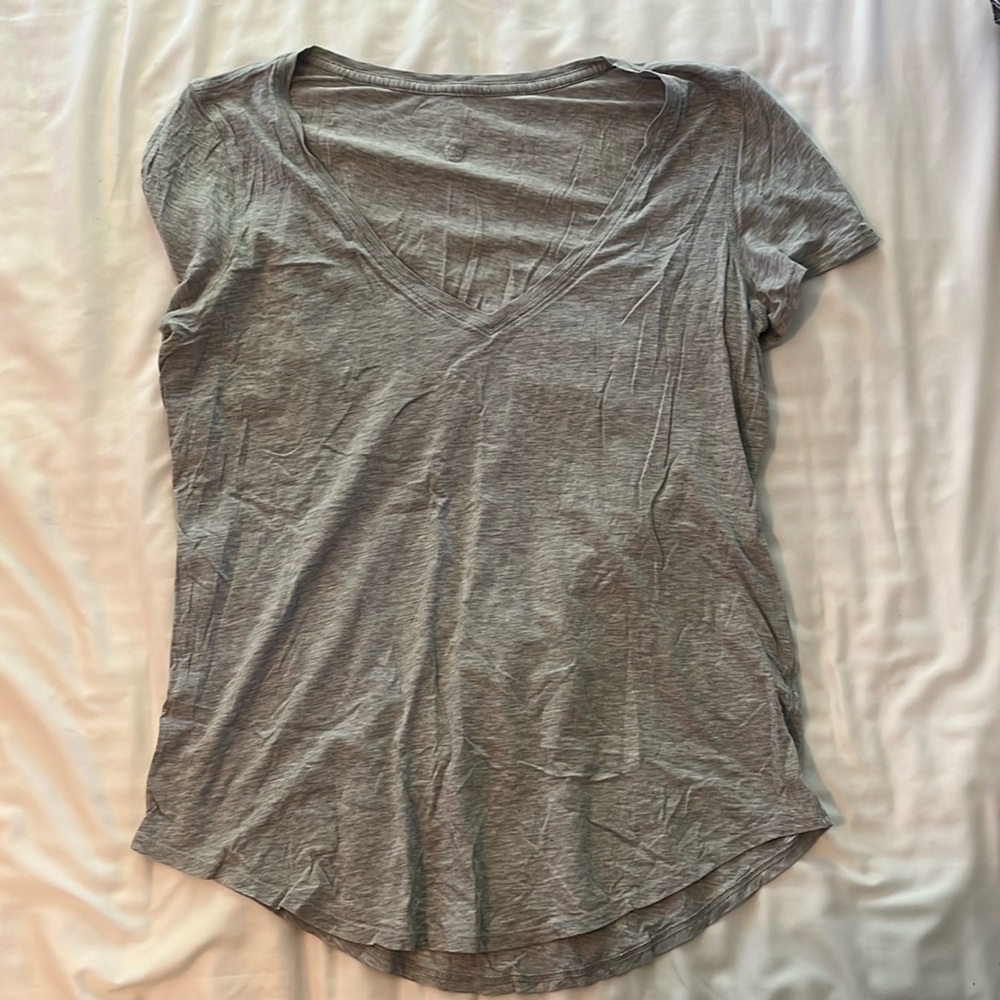 Lululemon tshirt